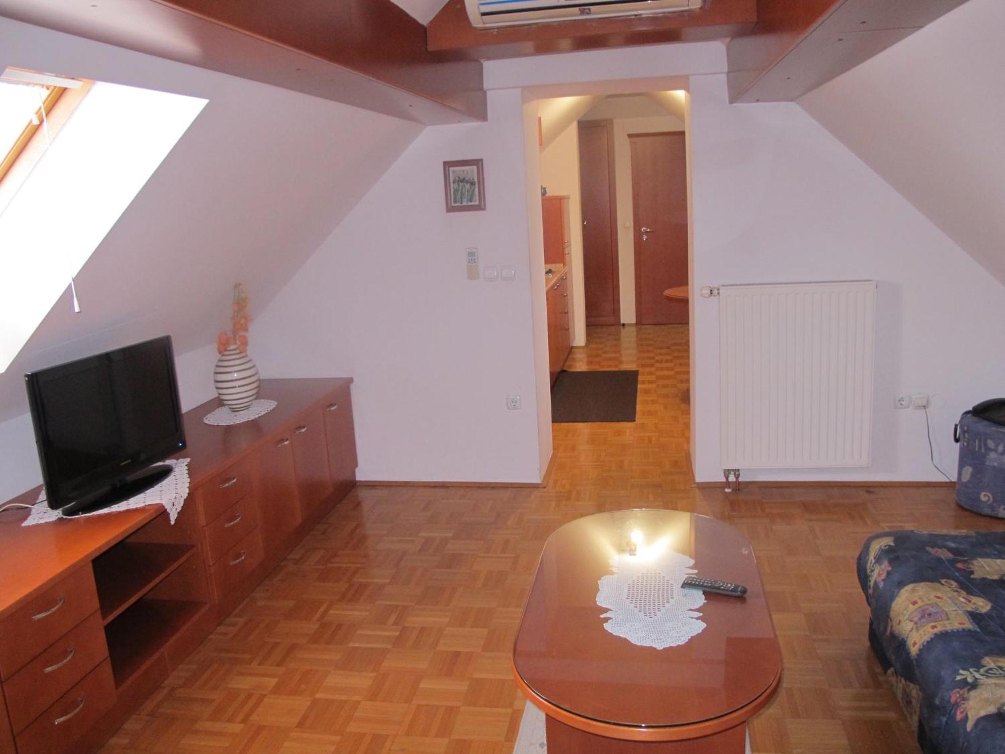Apartment Sobe Ravbar Novo Mesto Room photo