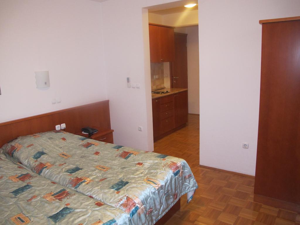 Apartment Sobe Ravbar Novo Mesto Room photo