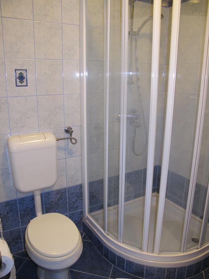 Apartment Sobe Ravbar Novo Mesto Exterior photo